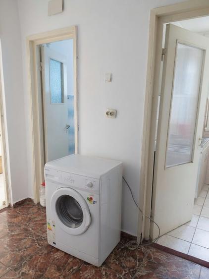 Garsonieră decomandată în Sud