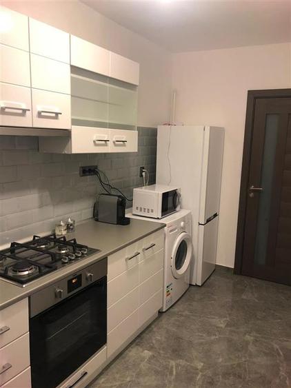 Apartament cu 2 camere semidecomandat, mobilat în Independenței