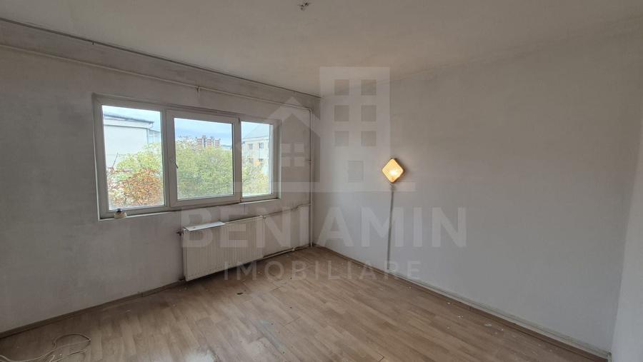 Apartament cu 2 camere decomandat în Rovine
