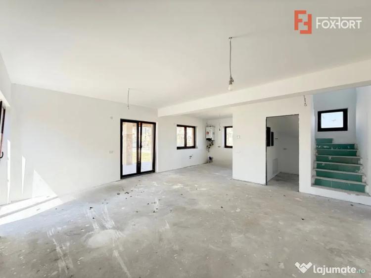 Casă cu 5 camere cu Teren 583 Mp în Săcălaz