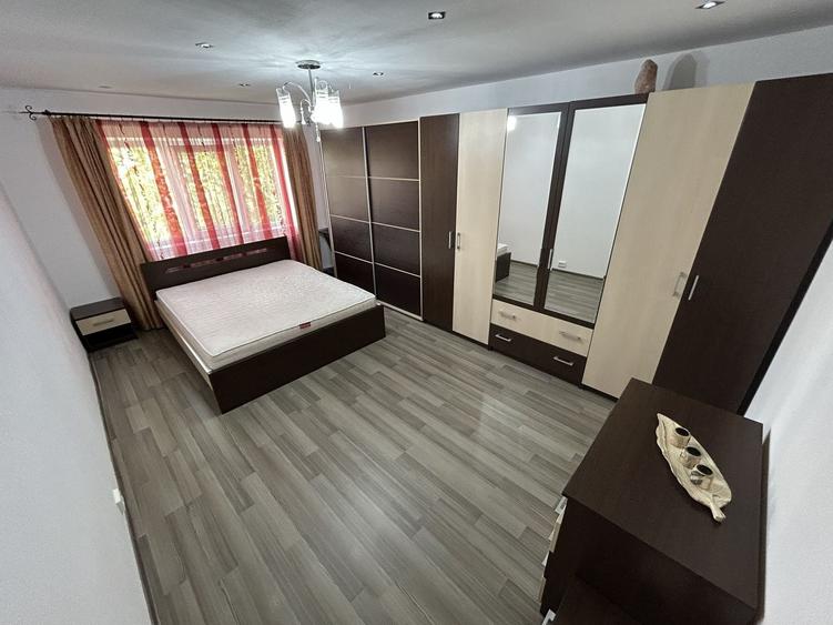 Apartament cu 2 camere decomandat în Girocului