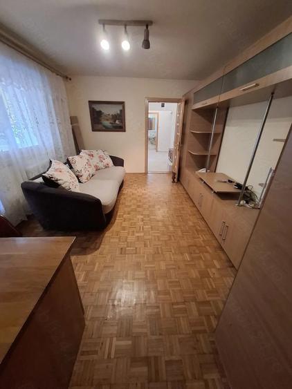 Apartament cu 3 camere semidecomandat în Govândari