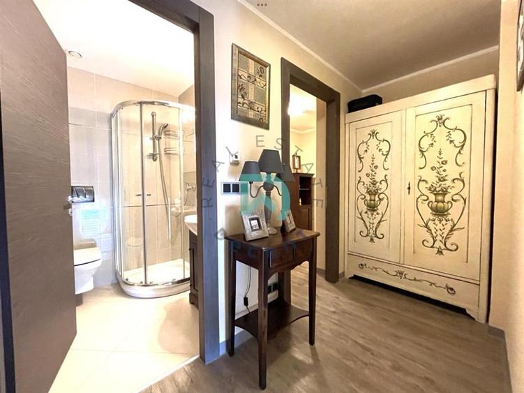Apartament cu 2 camere decomandat, mobilat în Poiana Brașov