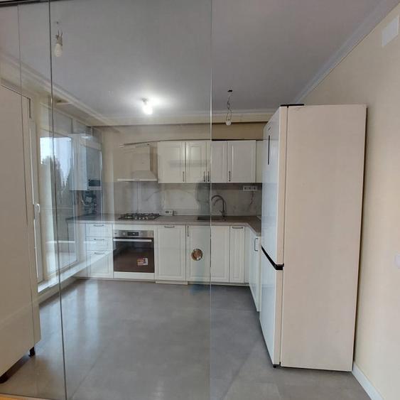 Apartament cu 2 camere semidecomandat, mobilat în Borhanci