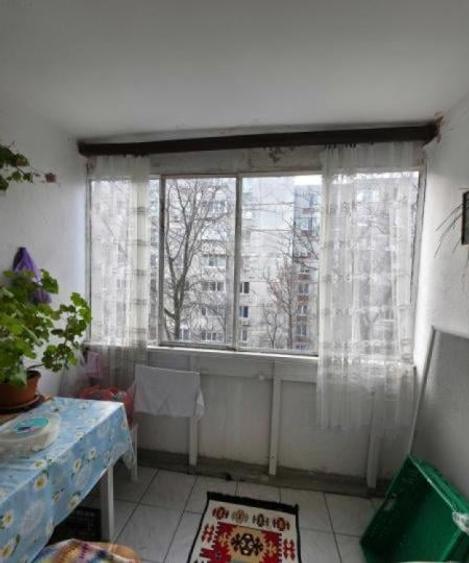 Apartament cu 3 camere în Crângași