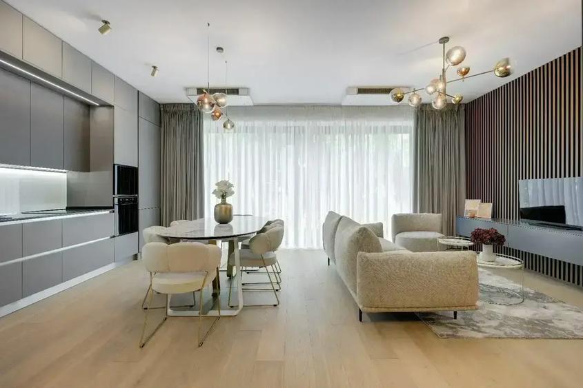 Apartament cu 3 camere semidecomandat în Central