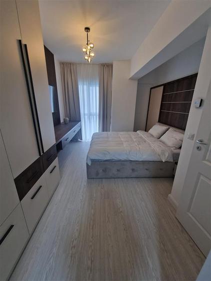 Apartament cu 3 camere decomandat, mobilat în Tătărași