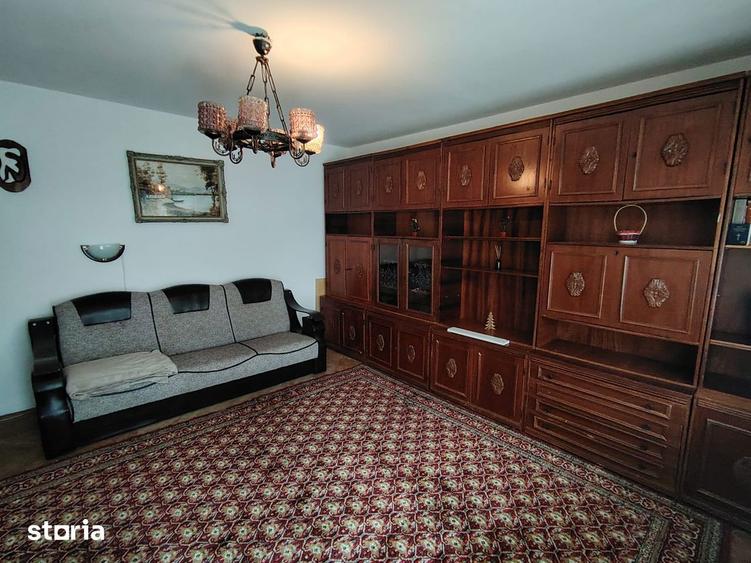 Apartament cu 3 camere în Micro 4