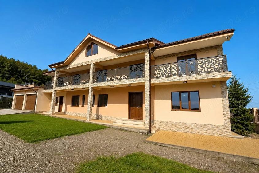 Casă cu 11 camere cu Teren 2100 Mp în Central