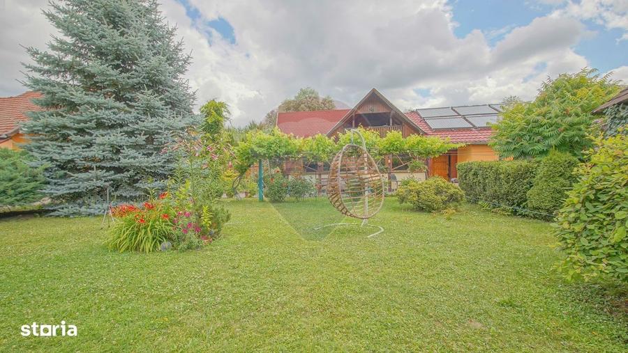 Casă cu 4 camere în Purcăreni