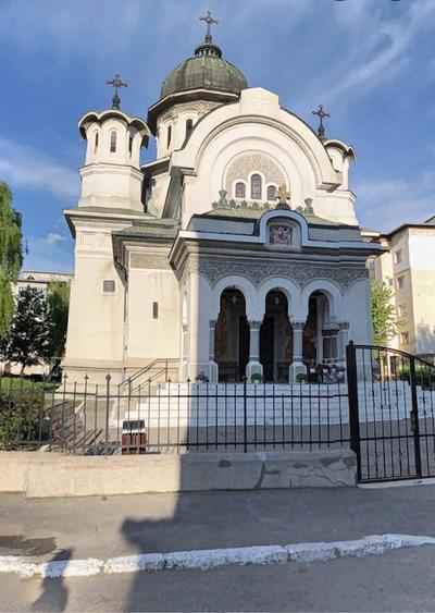 Apartament cu 3 camere decomandat în Ultracentral