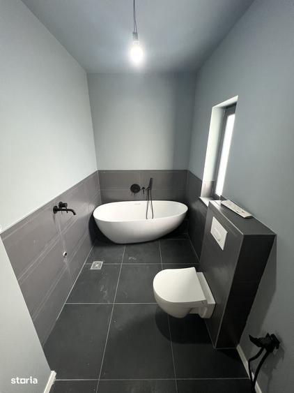 Casă cu 4 camere cu Teren 440 Mp în Tomești