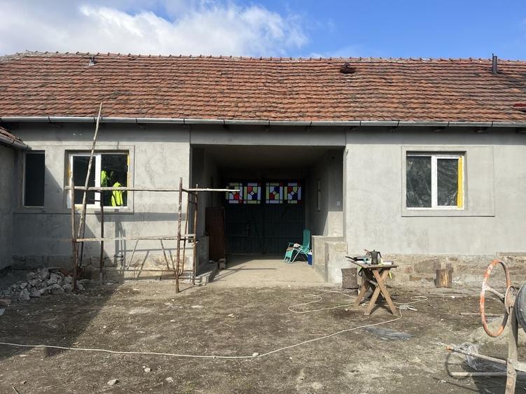 Casă cu 3 camere în Sâmbăta
