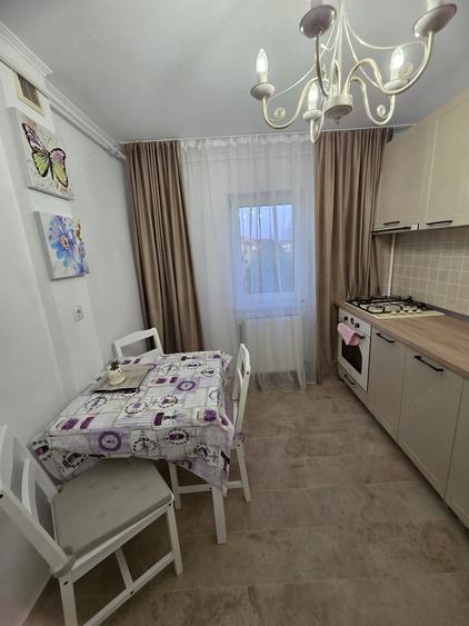 Inchiriez apartament 2 camere Zona Soarelui - 2