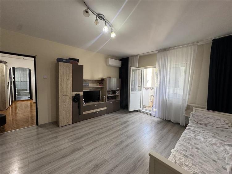 Apartament cu 2 camere decomandat, mobilat în 13 Septembrie