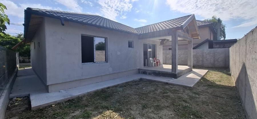 Casă cu 3 camere cu Teren 130 Mp în Sud
