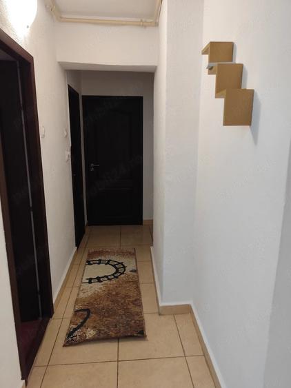 Apartament cu 3 camere decomandat în Faleza Nord