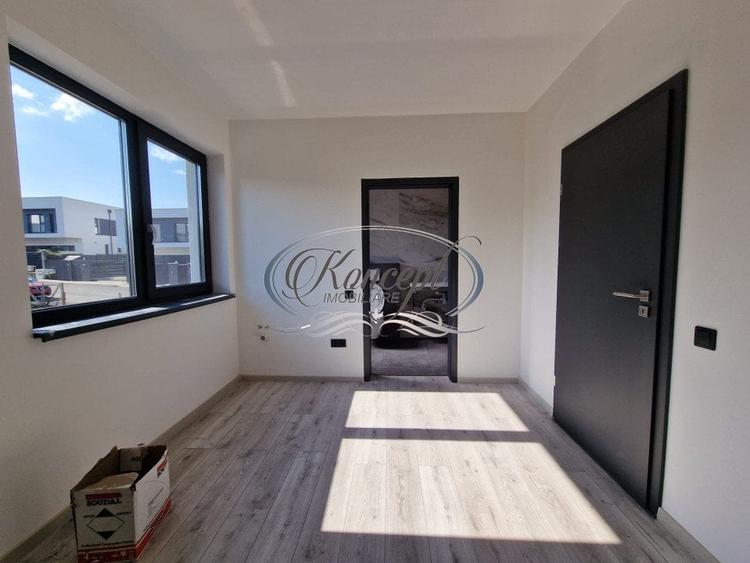 Duplex cu 6 camere cu Canalizare în Europa