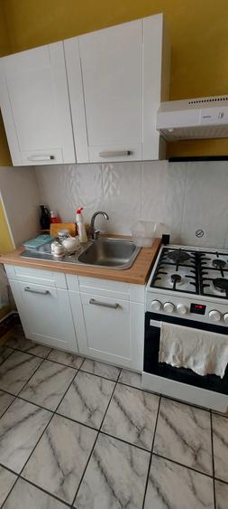 Apartament cu 4 camere semidecomandat, mobilat în Favorit