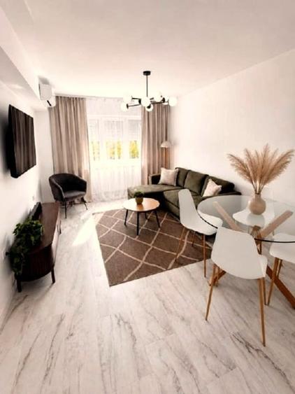 Apartament cu 3 camere decomandat, mobilat în Far