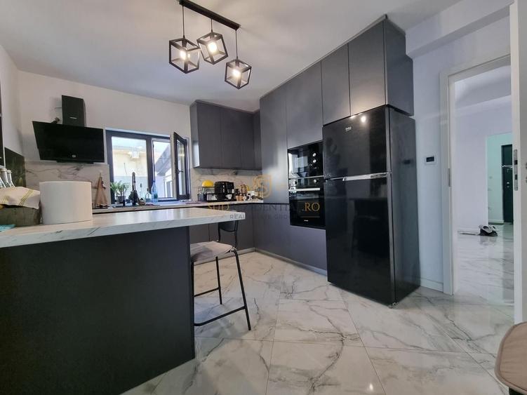 Casă individuală cu 5 camere cu Piscina în Exterior Est