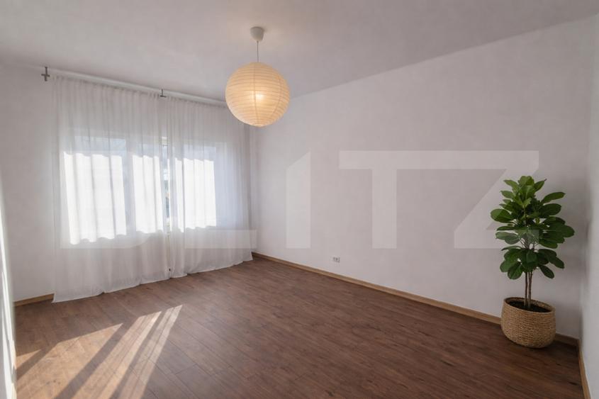 Apartament cu 3 camere decomandat în Central — fotografia 1