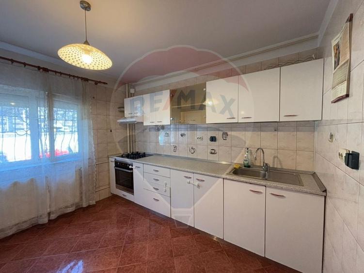 Apartament cu 2 camere decomandat, mobilat în Vitan Mall