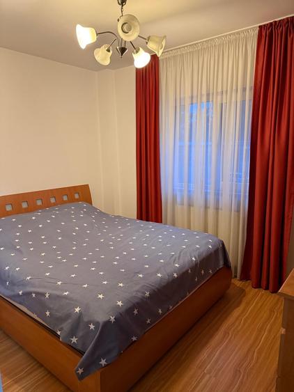 Apartament cu 4 camere decomandat în Colentina