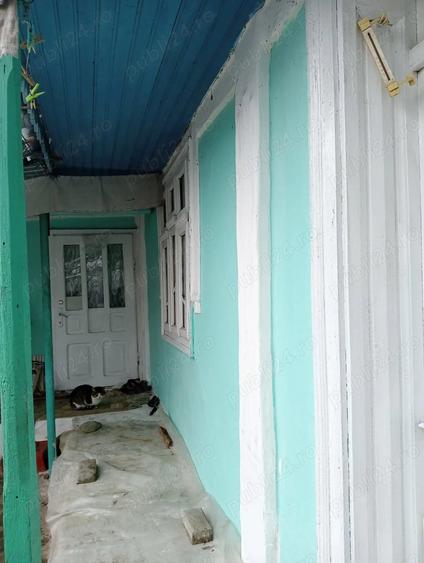 Casă cu 2 camere cu Teren 1000 Mp în Central