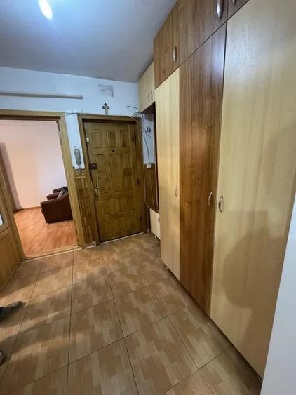 Apartament cu 2 camere decomandat în Nicolina