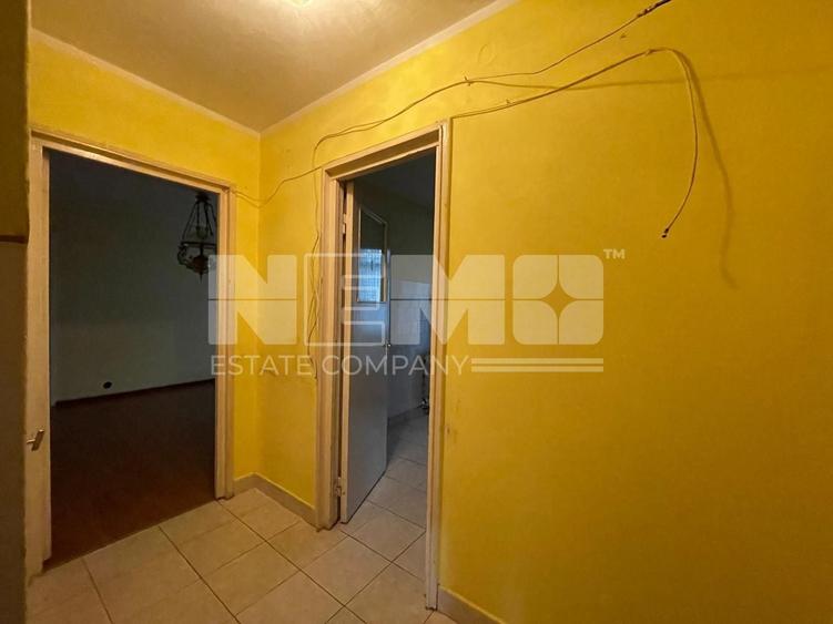 Apartament cu 3 camere semidecomandat în Central