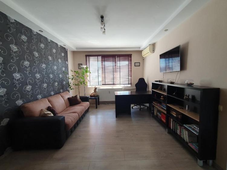Apartament cu 3 camere decomandat în Dristor