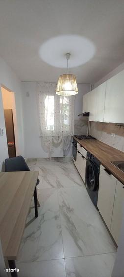 Apartament cu 3 camere decomandat în Drumul Taberei