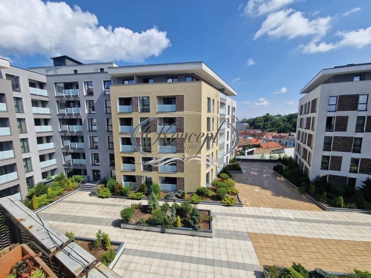 Apartament cu 2 camere semidecomandat, mobilat în Semicentral