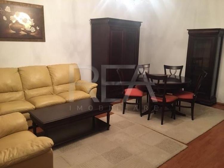 Apartament cu 3 camere semidecomandat, mobilat în Aviației