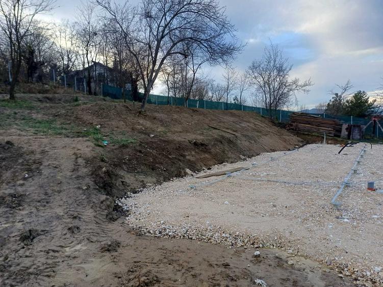 Proprietar, 696 de mp teren, strada asfaltata, utilitati - 7