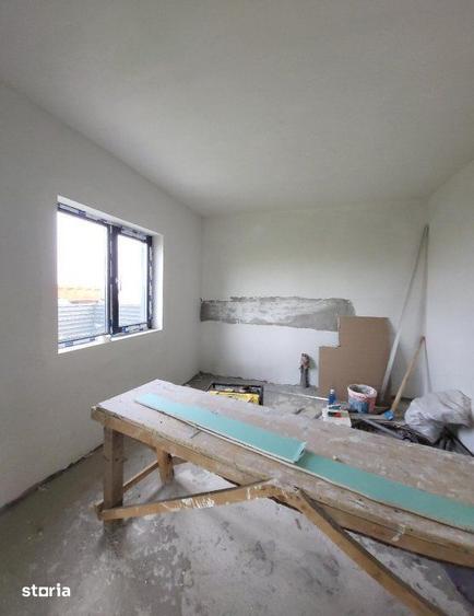 Casă cu 5 camere cu Teren 300 Mp în Central