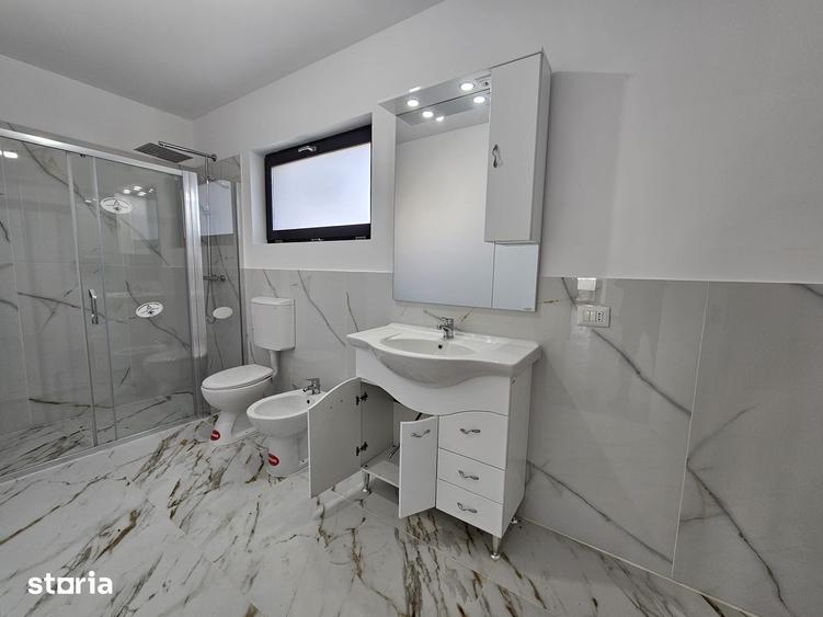 Casă cu 4 camere cu Teren 400 Mp în Central
