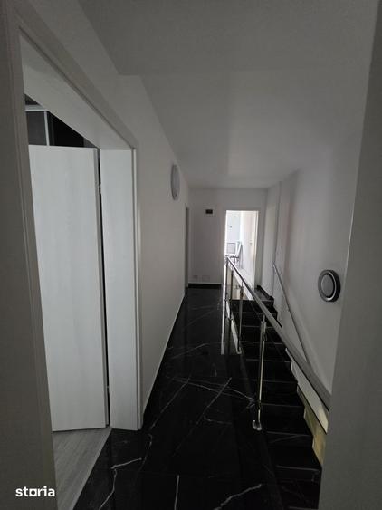 Casă cu 4 camere cu Teren 30 Mp în Central
