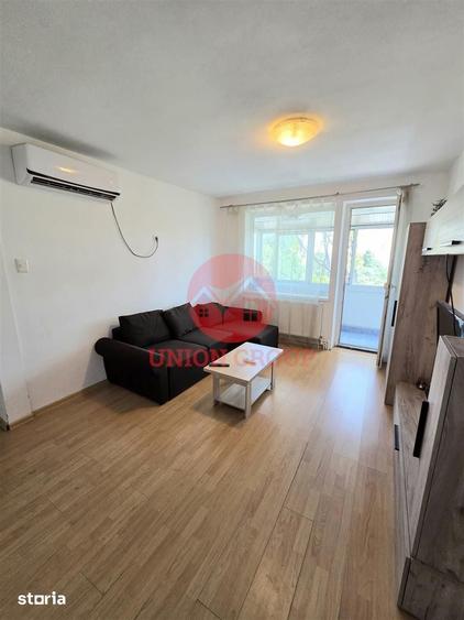 Apartament cu 4 camere decomandat în Tomis Nord