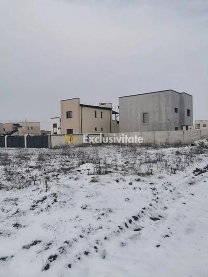 Teren de 432 mp, în Pielești