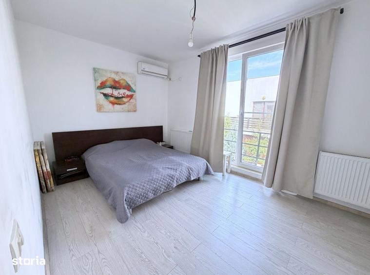 Casă cu 4 camere în Roșu