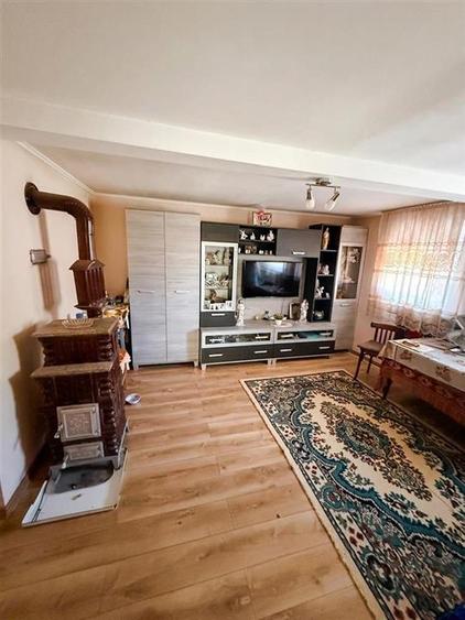 Casă cu 3 camere cu Teren 1439 Mp în Gepiu