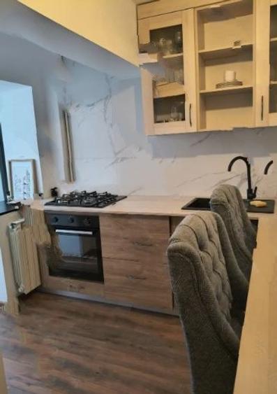 Apartament cu 2 camere decomandat, mobilat în P-ța Unirii
