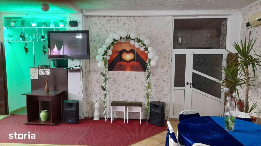 Casă cu 10 camere cu Teren 250 Mp în Central