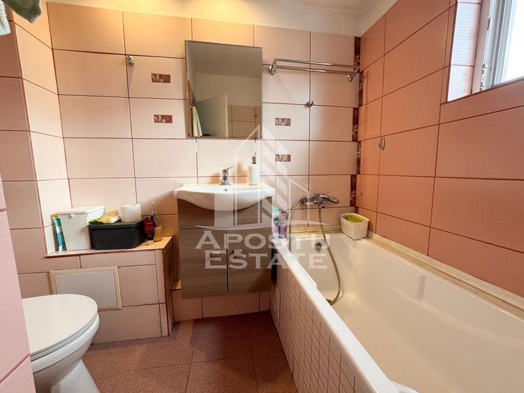 Apartament cu 2 camere semidecomandat, mobilat în Complex Studențesc