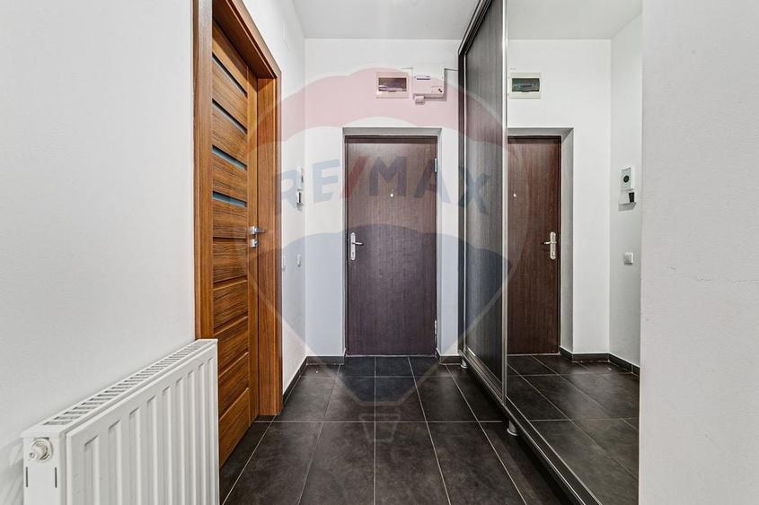 Apartament cu 2 camere semidecomandat, mobilat în UTA