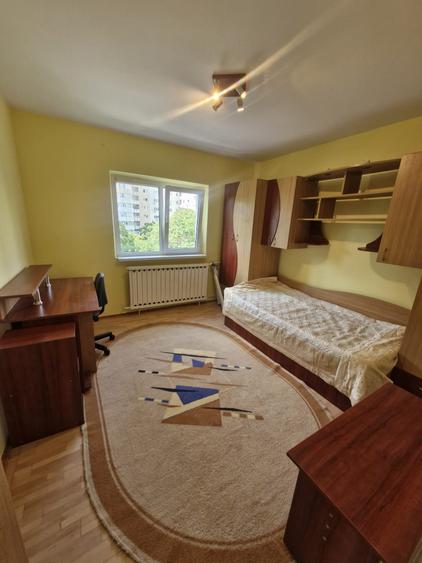 Apartament cu 4 camere decomandat în Timpuri Noi