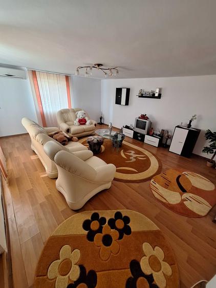 Casă cu 3 camere în Movila Miresii