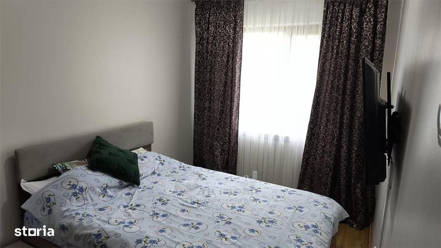 Apartament cu 3 camere nedecomandat în Podu Roș
